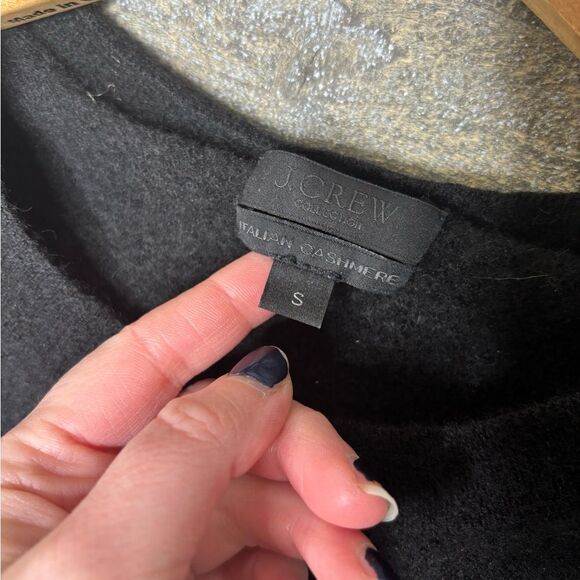J Crew small Italian cashmere 100% cashmere black short sleeve top - Picture 4 of 4